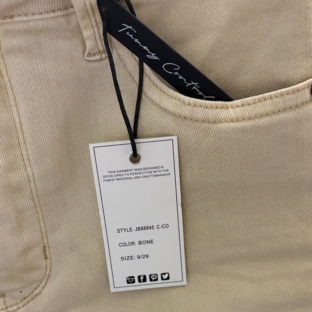 Judy Blue High Rise Jeans in Cream - Picture 4 of 9